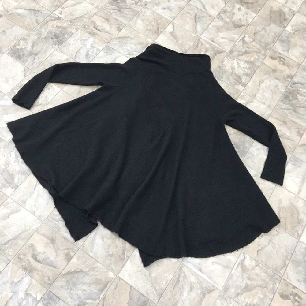 FREE PEOPLE black cardigan - Picture 2 of 8